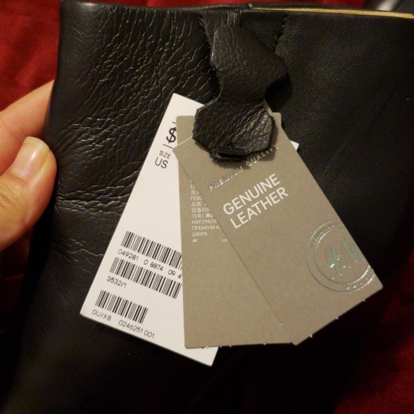 Brand new, with tags attached, black H&M booties - Picture 4 of 7